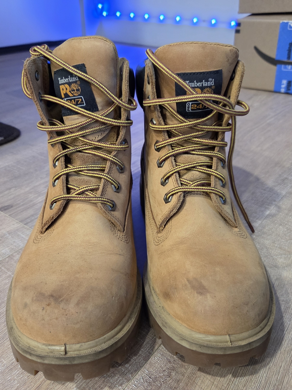 Men's Size 9 Timberland 6" Boots - Picture 2 of 5